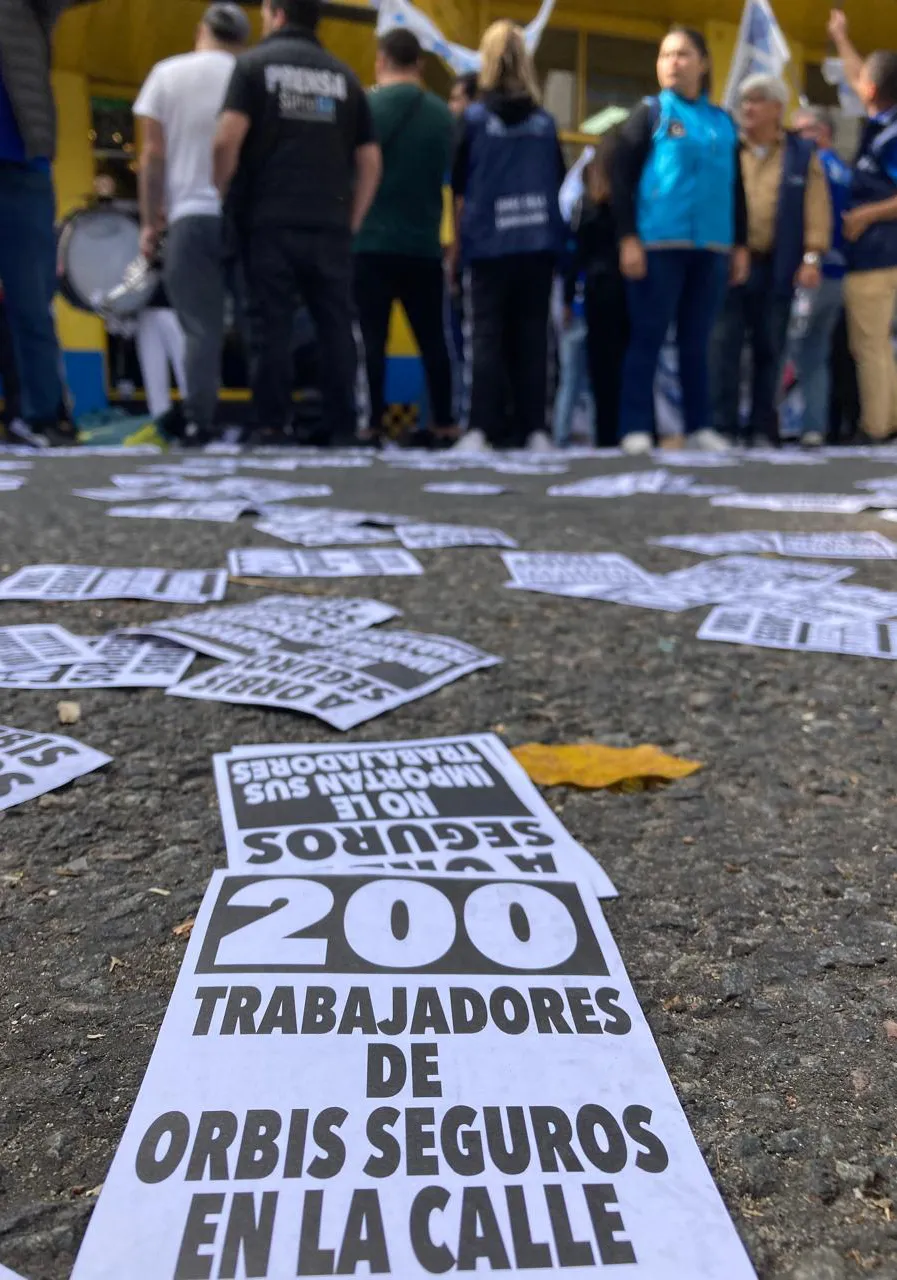 Reclamo-frente-a-la-sede-de-Orbis-2